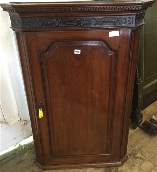 Georgian mahogany hanging corner cupboard